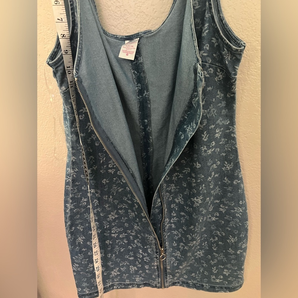 No Boundaries | NWoT denim floral vest dress, size lg (juniors). Full front zip - Picture 2 of 9